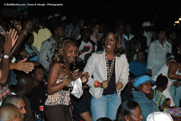 Audience & Venue - Air Jamaica Jazz & Blues Festival 2007 - The Art of Music - Thursday, January 26th - 10th Anniversary - The Aqueduct on Rose Hall - Air Jamaica Jazz & Blues Festival 2007 - The Art of Music - Tuesday, January 23 - Saturday, January 27, 2007, The Aqueduct on Rose Hall, Montego Bay, Jamaica - Negril Travel Guide, Negril Jamaica WI - http://www.negriltravelguide.com - info@negriltravelguide.com...!