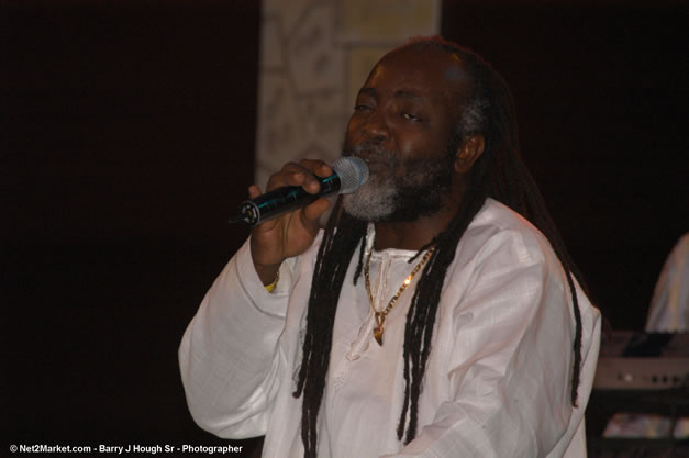 Freddy McGregor @ The Aqueduct on Rose Hall - Friday, January 26, 2007 - 10th Anniversary - Air Jamaica Jazz & Blues Festival 2007 - The Art of Music - Tuesday, January 23 - Saturday, January 27, 2007, The Aqueduct on Rose Hall, Montego Bay, Jamaica - Negril Travel Guide, Negril Jamaica WI - http://www.negriltravelguide.com - info@negriltravelguide.com...!