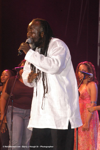 Freddy McGregor @ The Aqueduct on Rose Hall - Friday, January 26, 2007 - 10th Anniversary - Air Jamaica Jazz & Blues Festival 2007 - The Art of Music - Tuesday, January 23 - Saturday, January 27, 2007, The Aqueduct on Rose Hall, Montego Bay, Jamaica - Negril Travel Guide, Negril Jamaica WI - http://www.negriltravelguide.com - info@negriltravelguide.com...!