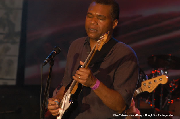 The Robert Cray Band @ The Aqueduct on Rose Hall - Friday, January 26, 2007 - 10th Anniversary - Air Jamaica Jazz & Blues Festival 2007 - The Art of Music - Tuesday, January 23 - Saturday, January 27, 2007, The Aqueduct on Rose Hall, Montego Bay, Jamaica - Negril Travel Guide, Negril Jamaica WI - http://www.negriltravelguide.com - info@negriltravelguide.com...!