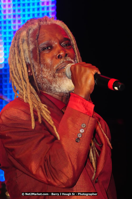 Billy Ocean at the Air Jamaica Jazz and Blues Festival 2008 The Art of Music - Saturday, January 26, 2008 - Air Jamaica Jazz & Blues 2008 The Art of Music venue at the Aqaueduct on Rose Hall Resort & Counrty Club, Montego Bay, St. James, Jamaica W.I. - Thursday, January 24 - Saturday, January 26, 2008 - Photographs by Net2Market.com - Claudine Housen & Barry J. Hough Sr, Photographers - Negril Travel Guide, Negril Jamaica WI - http://www.negriltravelguide.com - info@negriltravelguide.com...!