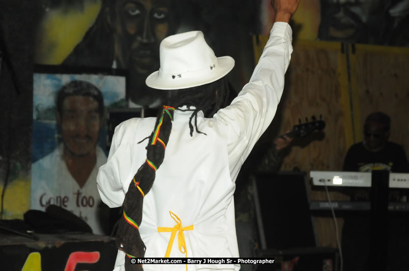 Bunny Wailer & King Yellowman at Bourbon Beach - Monday, February 25, 2008 - Bourbin Beach Restaurant, Bar, Oceanfront Accommodatioins, Live Reggae Music & Disco, Norman Manley Boulevard, Negril, Westmoreland, Jamaica W.I. - Photographs by Net2Market.com - Barry J. Hough Sr, Photographer - Negril Travel Guide, Negril Jamaica WI - http://www.negriltravelguide.com - info@negriltravelguide.com...!