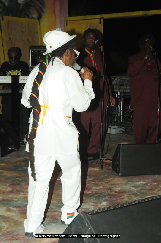 Bunny Wailer & King Yellowman at Bourbon Beach - Monday, February 25, 2008 - Bourbin Beach Restaurant, Bar, Oceanfront Accommodatioins, Live Reggae Music & Disco, Norman Manley Boulevard, Negril, Westmoreland, Jamaica W.I. - Photographs by Net2Market.com - Barry J. Hough Sr, Photographer - Negril Travel Guide, Negril Jamaica WI - http://www.negriltravelguide.com - info@negriltravelguide.com...!