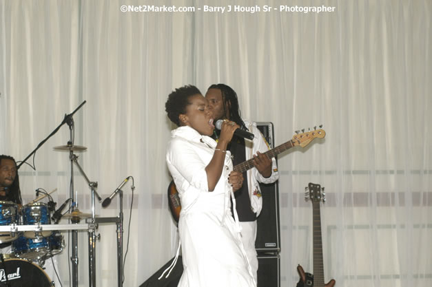 Etana - Reflections - Cure Fest 2007 - All White Birth-Night Party - Hosted by Jah Cure - Starfish Trelawny Hotel - Trelawny, Jamaica - Friday, October 12, 2007 - Cure Fest 2007 October 12th-14th, 2007 Presented by Danger Promotions, Iyah Cure Promotions, and Brass Gate Promotions - Alison Young, Publicist - Photographs by Net2Market.com - Barry J. Hough Sr, Photographer - Negril Travel Guide, Negril Jamaica WI - http://www.negriltravelguide.com - info@negriltravelguide.com...!