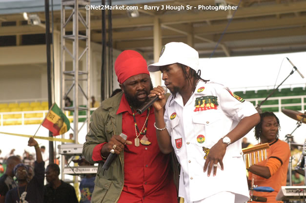 Jah Cure - Cure Fest 2007 - Longing For Concert at Trelawny Multi Purpose Stadium, Trelawny, Jamaica - Sunday, October 14, 2007 - Cure Fest 2007 October 12th-14th, 2007 Presented by Danger Promotions, Iyah Cure Promotions, and Brass Gate Promotions - Alison Young, Publicist - Photographs by Net2Market.com - Barry J. Hough Sr, Photographer - Negril Travel Guide, Negril Jamaica WI - http://www.negriltravelguide.com - info@negriltravelguide.com...!