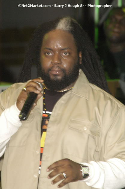 Morgan Heritage - Cure Fest 2007 - Longing For Concert at Trelawny Multi Purpose Stadium, Trelawny, Jamaica - Sunday, October 14, 2007 - Cure Fest 2007 October 12th-14th, 2007 Presented by Danger Promotions, Iyah Cure Promotions, and Brass Gate Promotions - Alison Young, Publicist - Photographs by Net2Market.com - Barry J. Hough Sr, Photographer - Negril Travel Guide, Negril Jamaica WI - http://www.negriltravelguide.com - info@negriltravelguide.com...!