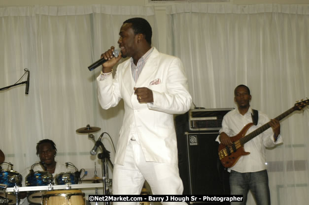 Prodigal Son - Reflections - Cure Fest 2007 - All White Birth-Night Party - Hosted by Jah Cure - Starfish Trelawny Hotel - Trelawny, Jamaica - Friday, October 12, 2007 - Cure Fest 2007 October 12th-14th, 2007 Presented by Danger Promotions, Iyah Cure Promotions, and Brass Gate Promotions - Alison Young, Publicist - Photographs by Net2Market.com - Barry J. Hough Sr, Photographer - Negril Travel Guide, Negril Jamaica WI - http://www.negriltravelguide.com - info@negriltravelguide.com...!