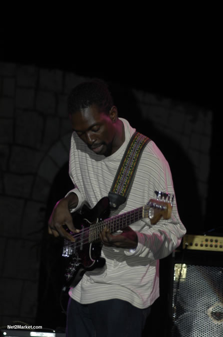 Performances - Air Jamaica Jazz & Blues 2005 - The Art Of Music - Cinnamon Hill Golf Course, Rose Hall, Montego Bay - Negril Travel Guide, Negril Jamaica WI - http://www.negriltravelguide.com - info@negriltravelguide.com...!