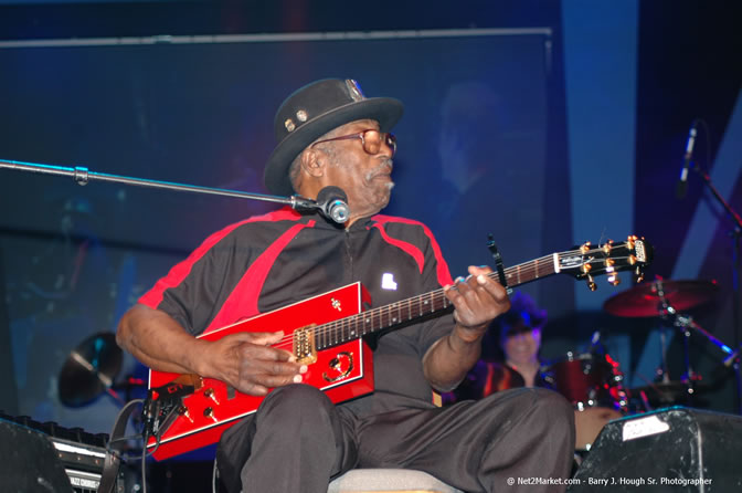 Bo Diddley - Air Jamaica Jazz & Blues Festival 2006 - The Art of Music - Cinnamon Hill Golf Club - Rosehall Resort & Country Club, Montego Bay, Jamaica W.I. - Thursday, Friday 27, 2006 - Negril Travel Guide, Negril Jamaica WI - http://www.negriltravelguide.com - info@negriltravelguide.com...!