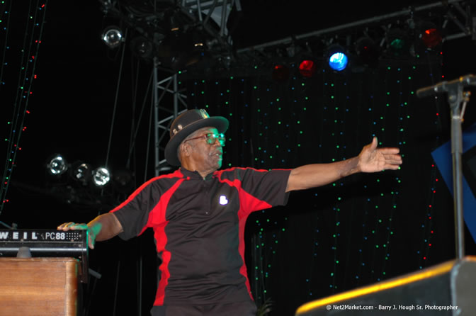 Bo Diddley - Air Jamaica Jazz & Blues Festival 2006 - The Art of Music - Cinnamon Hill Golf Club - Rosehall Resort & Country Club, Montego Bay, Jamaica W.I. - Thursday, Friday 27, 2006 - Negril Travel Guide, Negril Jamaica WI - http://www.negriltravelguide.com - info@negriltravelguide.com...!