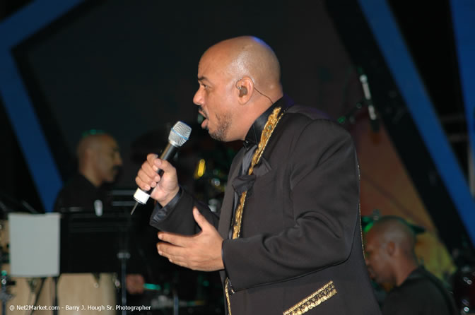 James Ingram - Air Jamaica Jazz & Blues Festival 2006 - The Art of Music - Cinnamon Hill Golf Club - Rosehall Resort & Country Club, Montego Bay, Jamaica W.I. - Thursday, Saturday 28, 2006 - Negril Travel Guide, Negril Jamaica WI - http://www.negriltravelguide.com - info@negriltravelguide.com...!