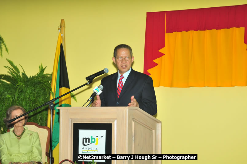 The Unveiling Of The Commemorative Plaque By The Honourable Prime Minister, Orette Bruce Golding, MP, And Their Majesties, King Juan Carlos I And Queen Sofia Of Spain - On Wednesday, February 18, 2009, Marking The Completion Of The Expansion Of Sangster International Airport, Venue at Sangster International Airport, Montego Bay, St James, Jamaica - Wednesday, February 18, 2009 - Photographs by Net2Market.com - Barry J. Hough Sr, Photographer/Photojournalist - Negril Travel Guide, Negril Jamaica WI - http://www.negriltravelguide.com - info@negriltravelguide.com...!