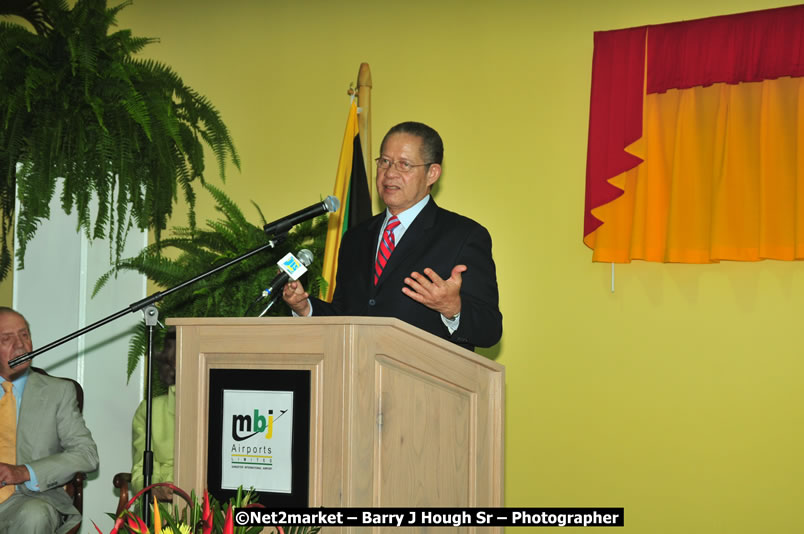 The Unveiling Of The Commemorative Plaque By The Honourable Prime Minister, Orette Bruce Golding, MP, And Their Majesties, King Juan Carlos I And Queen Sofia Of Spain - On Wednesday, February 18, 2009, Marking The Completion Of The Expansion Of Sangster International Airport, Venue at Sangster International Airport, Montego Bay, St James, Jamaica - Wednesday, February 18, 2009 - Photographs by Net2Market.com - Barry J. Hough Sr, Photographer/Photojournalist - Negril Travel Guide, Negril Jamaica WI - http://www.negriltravelguide.com - info@negriltravelguide.com...!