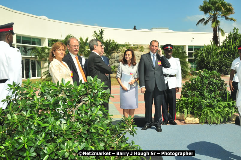 The Unveiling Of The Commemorative Plaque By The Honourable Prime Minister, Orette Bruce Golding, MP, And Their Majesties, King Juan Carlos I And Queen Sofia Of Spain - On Wednesday, February 18, 2009, Marking The Completion Of The Expansion Of Sangster International Airport, Venue at Sangster International Airport, Montego Bay, St James, Jamaica - Wednesday, February 18, 2009 - Photographs by Net2Market.com - Barry J. Hough Sr, Photographer/Photojournalist - Negril Travel Guide, Negril Jamaica WI - http://www.negriltravelguide.com - info@negriltravelguide.com...!