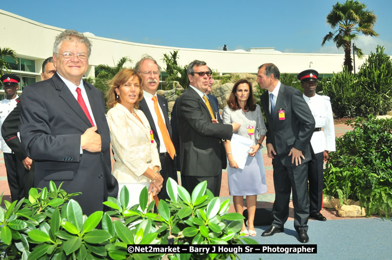 The Unveiling Of The Commemorative Plaque By The Honourable Prime Minister, Orette Bruce Golding, MP, And Their Majesties, King Juan Carlos I And Queen Sofia Of Spain - On Wednesday, February 18, 2009, Marking The Completion Of The Expansion Of Sangster International Airport, Venue at Sangster International Airport, Montego Bay, St James, Jamaica - Wednesday, February 18, 2009 - Photographs by Net2Market.com - Barry J. Hough Sr, Photographer/Photojournalist - Negril Travel Guide, Negril Jamaica WI - http://www.negriltravelguide.com - info@negriltravelguide.com...!