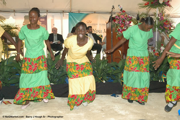 Palladium Hotels & Resorts - Groundbreaking of the 1600-Room Grand Palladium Lady Hamilton Resort & Spa and the Grand Palludium Jamaica Resort & Spa - Special Address: The Most Honorable Portia Simpson-Miller, O.N., M.P., Prime Minister of Jamaica - The Point, Lucea, Hanover, Saturday, November 11, 2006 @ 2:00 pm - Negril Travel Guide, Negril Jamaica WI - http://www.negriltravelguide.com - info@negriltravelguide.com...!