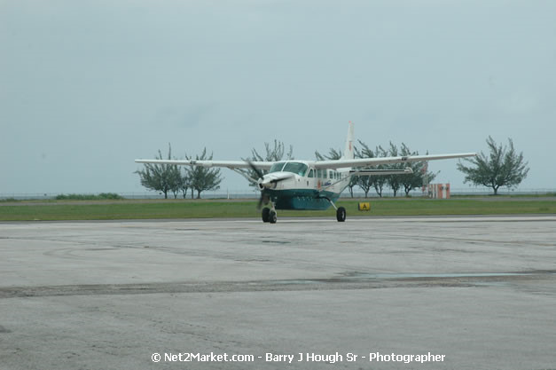 Intl. Airl Link - The Ultimate Connection - MBJ Airports Limited - Sangster International Airport - Domestic Terminal - Montego Bay, St James, Jamaica W.I. - MBJ Limited - Transforming Sangster International Airport into a world class facility - Photographs by Net2Market.com - Negril Travel Guide, Negril Jamaica WI - http://www.negriltravelguide.com - info@negriltravelguide.com...!