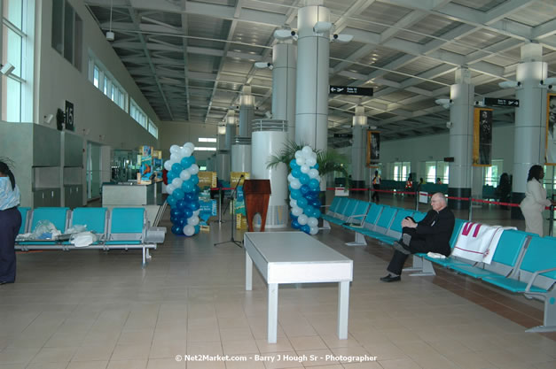 MBJ Airports Limited Welcomes WestJet Airlines - Inaugural Scheduled Service From Toronto Pearsons International Airport - Monday, December 10, 2007 - Sangster International Airport - MBJ Airports Limited, Montego Bay, Jamaica W.I. - Photographs by Net2Market.com - Barry J. Hough Sr, Photographer - Negril Travel Guide, Negril Jamaica WI - http://www.negriltravelguide.com - info@negriltravelguide.com...!