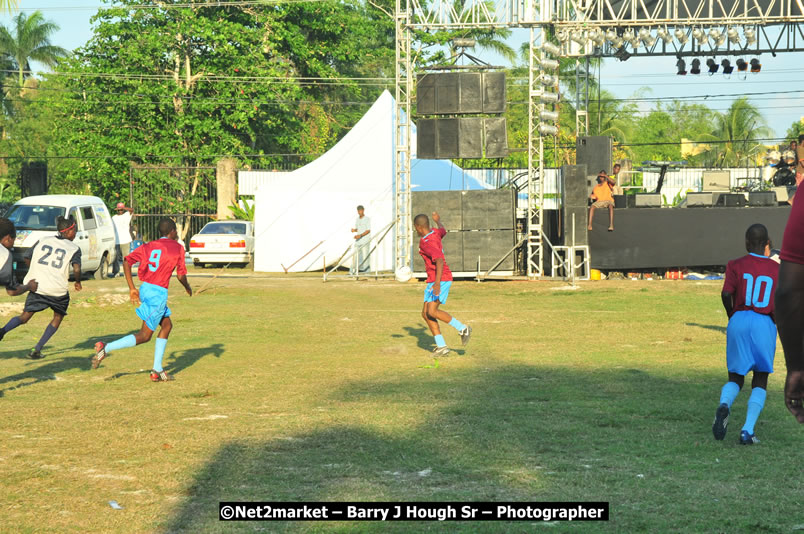 Marley Magic Traffic Jam - Celebrity Football @ Spring Break - Saturday, March 21, 2009 - Also Featuring: Kelley, Capleton, Junior Reid, Spragga Benz, Wayne Marshall, Munga, Romaine Virgo,Embee, Bango Herman, Flava K, Whisky Baggio, Andrew and Wadda Blood, Black Am I, Packa, Venue at Waz Beach, Norman Manley Boulevard, Negril Westmoreland, Jamaica - Saturday, March 21, 2009 - Photographs by Net2Market.com - Barry J. Hough Sr, Photographer/Photojournalist - Negril Travel Guide, Negril Jamaica WI - http://www.negriltravelguide.com - info@negriltravelguide.com...!