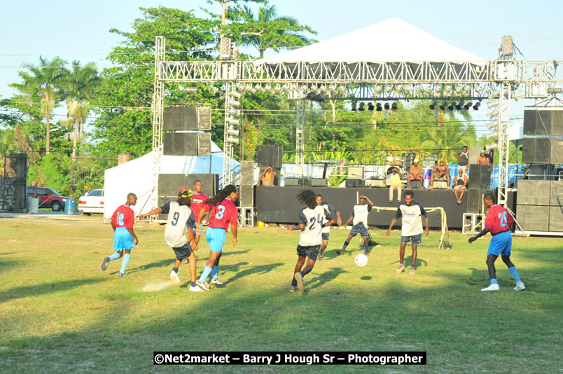 Marley Magic Traffic Jam - Celebrity Football @ Spring Break - Saturday, March 21, 2009 - Also Featuring: Kelley, Capleton, Junior Reid, Spragga Benz, Wayne Marshall, Munga, Romaine Virgo,Embee, Bango Herman, Flava K, Whisky Baggio, Andrew and Wadda Blood, Black Am I, Packa, Venue at Waz Beach, Norman Manley Boulevard, Negril Westmoreland, Jamaica - Saturday, March 21, 2009 - Photographs by Net2Market.com - Barry J. Hough Sr, Photographer/Photojournalist - Negril Travel Guide, Negril Jamaica WI - http://www.negriltravelguide.com - info@negriltravelguide.com...!