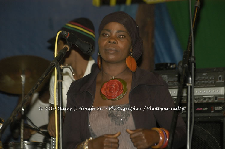 Etana - Live In Concert - One Love Reggae Concert Series 09/10 @ Negril Escape Resort and Spa, December 22, 2009, One Love Drive, West End, Negril, Westmoreland, Jamaica W.I. - Photographs by Net2Market.com - Barry J. Hough Sr, Photographer/Photojournalist - Negril Travel Guide, Negril Jamaica WI - http://www.negriltravelguide.com - info@negriltravelguide.com...!