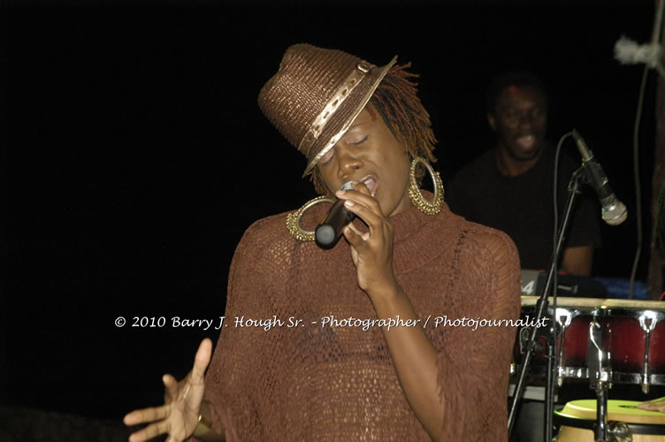 Etana - Live In Concert - One Love Reggae Concert Series 09/10 @ Negril Escape Resort and Spa, December 22, 2009, One Love Drive, West End, Negril, Westmoreland, Jamaica W.I. - Photographs by Net2Market.com - Barry J. Hough Sr, Photographer/Photojournalist - Negril Travel Guide, Negril Jamaica WI - http://www.negriltravelguide.com - info@negriltravelguide.com...!