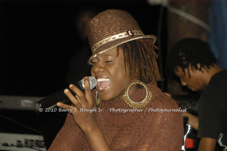 Etana - Live In Concert - One Love Reggae Concert Series 09/10 @ Negril Escape Resort and Spa, December 22, 2009, One Love Drive, West End, Negril, Westmoreland, Jamaica W.I. - Photographs by Net2Market.com - Barry J. Hough Sr, Photographer/Photojournalist - Negril Travel Guide, Negril Jamaica WI - http://www.negriltravelguide.com - info@negriltravelguide.com...!