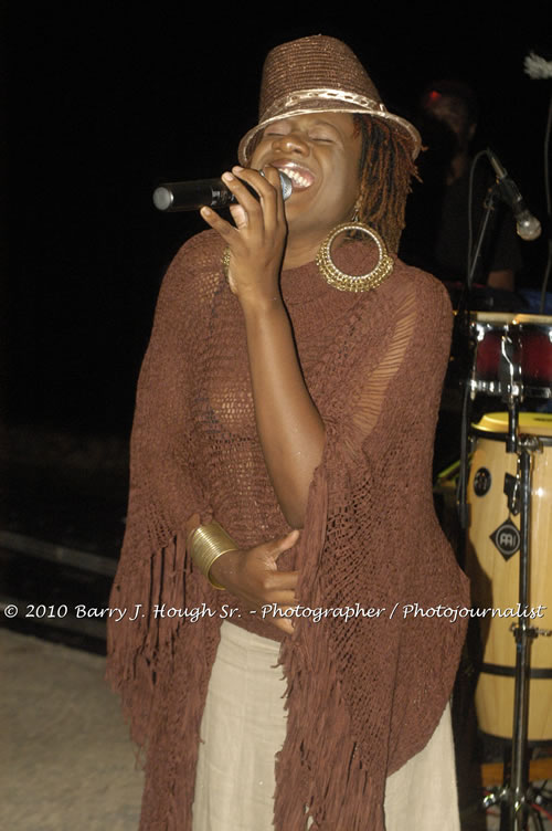 Etana - Live In Concert - One Love Reggae Concert Series 09/10 @ Negril Escape Resort and Spa, December 22, 2009, One Love Drive, West End, Negril, Westmoreland, Jamaica W.I. - Photographs by Net2Market.com - Barry J. Hough Sr, Photographer/Photojournalist - Negril Travel Guide, Negril Jamaica WI - http://www.negriltravelguide.com - info@negriltravelguide.com...!