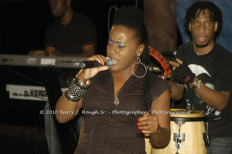 Etana - Live In Concert - One Love Reggae Concert Series 09/10 @ Negril Escape Resort and Spa, December 22, 2009, One Love Drive, West End, Negril, Westmoreland, Jamaica W.I. - Photographs by Net2Market.com - Barry J. Hough Sr, Photographer/Photojournalist - Negril Travel Guide, Negril Jamaica WI - http://www.negriltravelguide.com - info@negriltravelguide.com...!