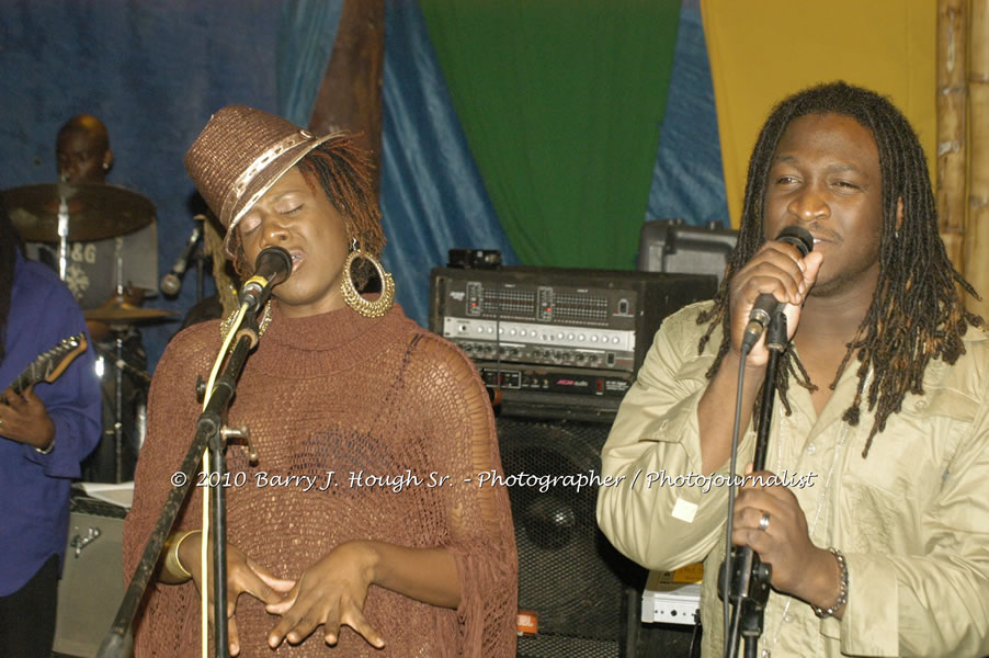 Etana - Live In Concert - One Love Reggae Concert Series 09/10 @ Negril Escape Resort and Spa, December 22, 2009, One Love Drive, West End, Negril, Westmoreland, Jamaica W.I. - Photographs by Net2Market.com - Barry J. Hough Sr, Photographer/Photojournalist - Negril Travel Guide, Negril Jamaica WI - http://www.negriltravelguide.com - info@negriltravelguide.com...!