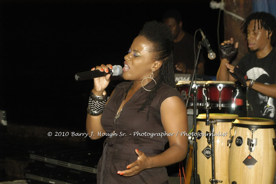 Etana - Live In Concert - One Love Reggae Concert Series 09/10 @ Negril Escape Resort and Spa, December 22, 2009, One Love Drive, West End, Negril, Westmoreland, Jamaica W.I. - Photographs by Net2Market.com - Barry J. Hough Sr, Photographer/Photojournalist - Negril Travel Guide, Negril Jamaica WI - http://www.negriltravelguide.com - info@negriltravelguide.com...!