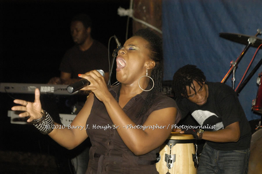 Etana - Live In Concert - One Love Reggae Concert Series 09/10 @ Negril Escape Resort and Spa, December 22, 2009, One Love Drive, West End, Negril, Westmoreland, Jamaica W.I. - Photographs by Net2Market.com - Barry J. Hough Sr, Photographer/Photojournalist - Negril Travel Guide, Negril Jamaica WI - http://www.negriltravelguide.com - info@negriltravelguide.com...!