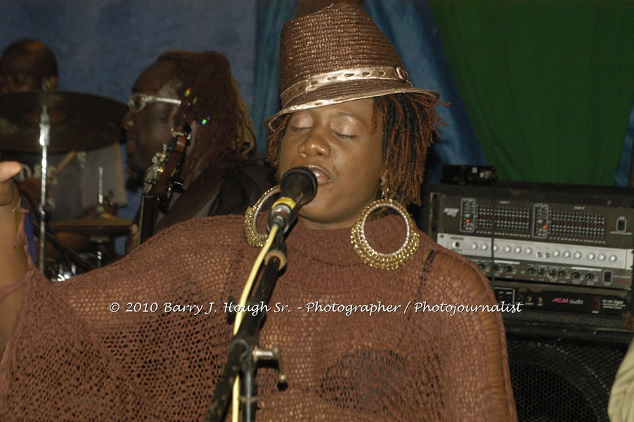 Etana - Live In Concert - One Love Reggae Concert Series 09/10 @ Negril Escape Resort and Spa, December 22, 2009, One Love Drive, West End, Negril, Westmoreland, Jamaica W.I. - Photographs by Net2Market.com - Barry J. Hough Sr, Photographer/Photojournalist - Negril Travel Guide, Negril Jamaica WI - http://www.negriltravelguide.com - info@negriltravelguide.com...!