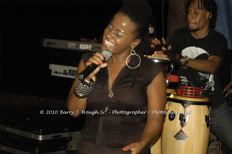 Etana - Live In Concert - One Love Reggae Concert Series 09/10 @ Negril Escape Resort and Spa, December 22, 2009, One Love Drive, West End, Negril, Westmoreland, Jamaica W.I. - Photographs by Net2Market.com - Barry J. Hough Sr, Photographer/Photojournalist - Negril Travel Guide, Negril Jamaica WI - http://www.negriltravelguide.com - info@negriltravelguide.com...!