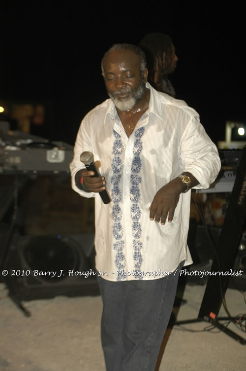 Freddy McGregor - Live In Concert @ Negril Escape Resort and Spa, One Love Drive, West End, Negril, Westmoreland, Jamaica W.I. - Photographs by Net2Market.com - Barry J. Hough Sr, Photographer/Photojournalist - Negril Travel Guide, Negril Jamaica WI - http://www.negriltravelguide.com - info@negriltravelguide.com...!