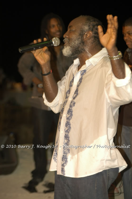 Freddy McGregor - Live In Concert @ Negril Escape Resort and Spa, One Love Drive, West End, Negril, Westmoreland, Jamaica W.I. - Photographs by Net2Market.com - Barry J. Hough Sr, Photographer/Photojournalist - Negril Travel Guide, Negril Jamaica WI - http://www.negriltravelguide.com - info@negriltravelguide.com...!