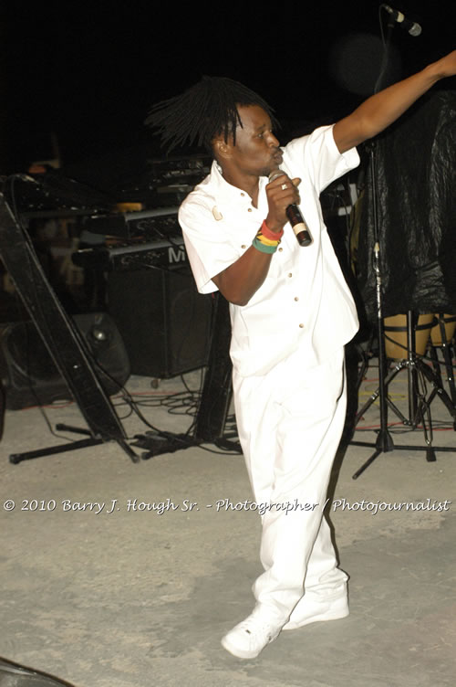 JAH Cure - Live In Concert @ Negril Escape Resort and Spa, December 15, 2009, One Love Drive, West End, Negril, Westmoreland, Jamaica W.I. - Photographs by Net2Market.com - Barry J. Hough Sr, Photographer/Photojournalist - Negril Travel Guide, Negril Jamaica WI - http://www.negriltravelguide.com - info@negriltravelguide.com...!