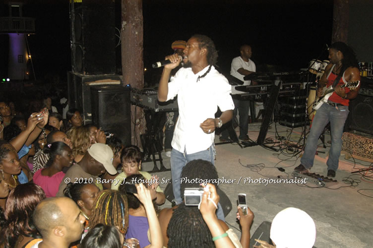 JAH Cure - Live In Concert @ Negril Escape Resort and Spa, December 15, 2009, One Love Drive, West End, Negril, Westmoreland, Jamaica W.I. - Photographs by Net2Market.com - Barry J. Hough Sr, Photographer/Photojournalist - Negril Travel Guide, Negril Jamaica WI - http://www.negriltravelguide.com - info@negriltravelguide.com...!