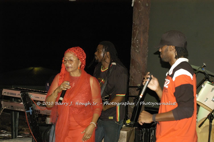 Marcia Griffiths & Edge Michael - Live In Concert - One Love Reggae Concert Series 09/10 @ Negril Escape Resort and Spa, December 29, 2009, One Love Drive, West End, Negril, Westmoreland, Jamaica W.I. - Photographs by Net2Market.com - Barry J. Hough Sr, Photographer/Photojournalist - Negril Travel Guide, Negril Jamaica WI - http://www.negriltravelguide.com - info@negriltravelguide.com...!