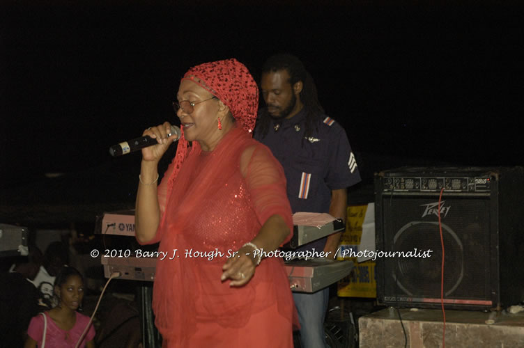 Marcia Griffiths & Edge Michael - Live In Concert - One Love Reggae Concert Series 09/10 @ Negril Escape Resort and Spa, December 29, 2009, One Love Drive, West End, Negril, Westmoreland, Jamaica W.I. - Photographs by Net2Market.com - Barry J. Hough Sr, Photographer/Photojournalist - Negril Travel Guide, Negril Jamaica WI - http://www.negriltravelguide.com - info@negriltravelguide.com...!