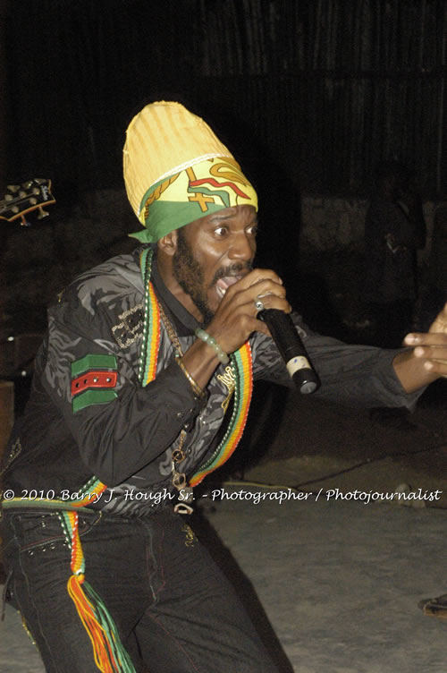 Richie Spice - Live In Concert - One Love Reggae Concert Series 09/10 @ Negril Escape Resort and Spa, January 19, 2010, One Love Drive, West End, Negril, Westmoreland, Jamaica W.I. - Photographs by Net2Market.com - Barry J. Hough Sr, Photographer/Photojournalist - Negril Travel Guide, Negril Jamaica WI - http://www.negriltravelguide.com - info@negriltravelguide.com...!