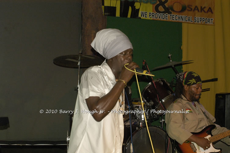 Richie Spice - Live In Concert - One Love Reggae Concert Series 09/10 @ Negril Escape Resort and Spa, January 19, 2010, One Love Drive, West End, Negril, Westmoreland, Jamaica W.I. - Photographs by Net2Market.com - Barry J. Hough Sr, Photographer/Photojournalist - Negril Travel Guide, Negril Jamaica WI - http://www.negriltravelguide.com - info@negriltravelguide.com...!