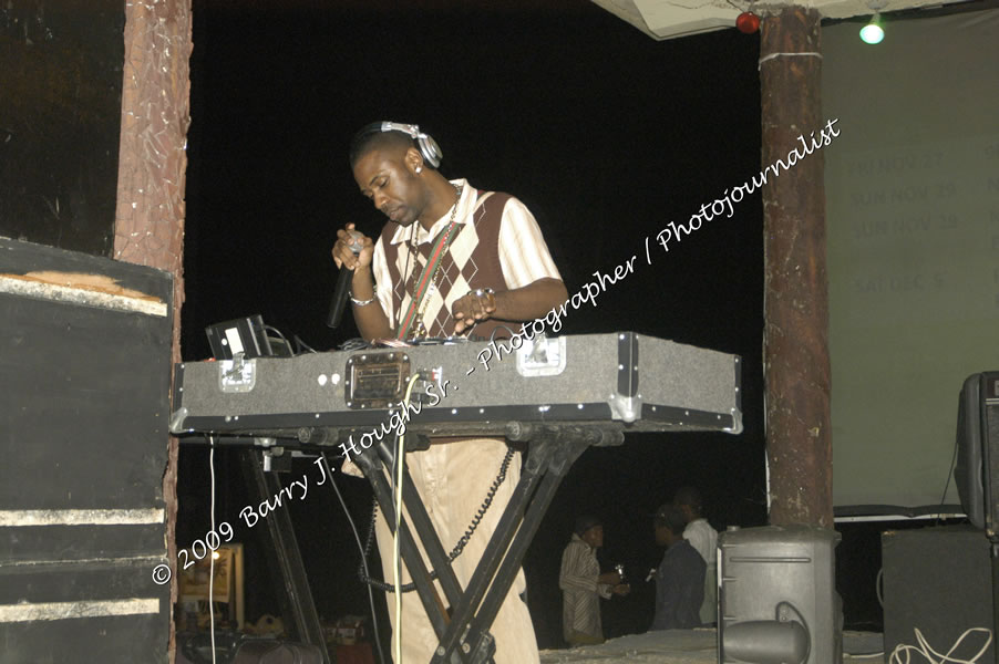  Sanchez - Live in Concert - at the One Love Reggae Concert Series 09/10 @ Negril Escape Resort & Spa - Also Featuring: Timmi Burrell and Justice Merchant- Backing Band Roots Warrior - DJ Gemini - MC Oliver Cargill, Negril Escape Resort & Spa, One Love Drive, West End, Negril, Westmoreland, Jamaica W.I. - Tuesday, November 24, 2009 - Photographs by Net2Market.com - Barry J. Hough Sr, Photographer / Photojournalist - Photos taken with a Nikon D70, D100, or D300 - Negril Travel Guide, Negril Jamaica WI - http://www.negriltravelguide.com - info@negriltravelguide.com...!