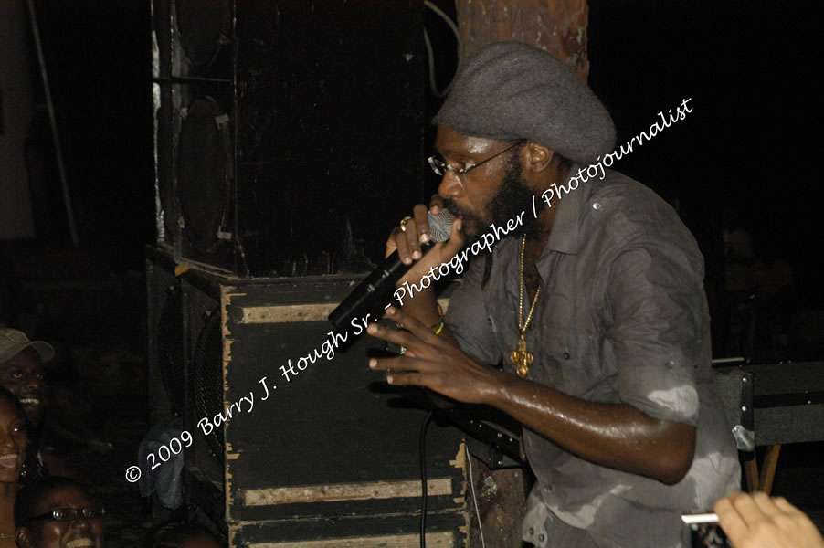  Tarrus Riley - Live in Concert - at the One Love Reggae Concert Series 09/10 @ Negril Escape Resort & Spa - Also Featuring: Mistic Bowie, Monday Justice, Cash, Dean Frazier - DJ Gemini - MC Oliver Cargill, Negril Escape Resort & Spa, One Love Drive, West End, Negril, Westmoreland, Jamaica W.I. - Tuesday, November 17, 2009 - Photographs by Net2Market.com - Barry J. Hough Sr, Photographer / Photojournalist - Photos taken with a Nikon D70, D100, or D300 - Negril Travel Guide, Negril Jamaica WI - http://www.negriltravelguide.com - info@negriltravelguide.com...!