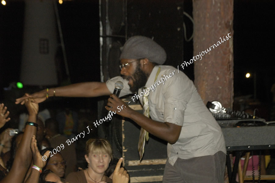  Tarrus Riley - Live in Concert - at the One Love Reggae Concert Series 09/10 @ Negril Escape Resort & Spa - Also Featuring: Mistic Bowie, Monday Justice, Cash, Dean Frazier - DJ Gemini - MC Oliver Cargill, Negril Escape Resort & Spa, One Love Drive, West End, Negril, Westmoreland, Jamaica W.I. - Tuesday, November 17, 2009 - Photographs by Net2Market.com - Barry J. Hough Sr, Photographer / Photojournalist - Photos taken with a Nikon D70, D100, or D300 - Negril Travel Guide, Negril Jamaica WI - http://www.negriltravelguide.com - info@negriltravelguide.com...!