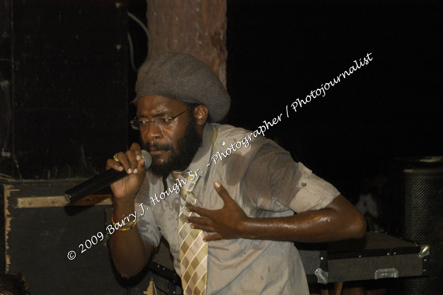  Tarrus Riley - Live in Concert - at the One Love Reggae Concert Series 09/10 @ Negril Escape Resort & Spa - Also Featuring: Mistic Bowie, Monday Justice, Cash, Dean Frazier - DJ Gemini - MC Oliver Cargill, Negril Escape Resort & Spa, One Love Drive, West End, Negril, Westmoreland, Jamaica W.I. - Tuesday, November 17, 2009 - Photographs by Net2Market.com - Barry J. Hough Sr, Photographer / Photojournalist - Photos taken with a Nikon D70, D100, or D300 - Negril Travel Guide, Negril Jamaica WI - http://www.negriltravelguide.com - info@negriltravelguide.com...!