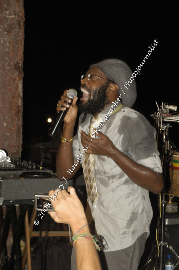  Tarrus Riley - Live in Concert - at the One Love Reggae Concert Series 09/10 @ Negril Escape Resort & Spa - Also Featuring: Mistic Bowie, Monday Justice, Cash, Dean Frazier - DJ Gemini - MC Oliver Cargill, Negril Escape Resort & Spa, One Love Drive, West End, Negril, Westmoreland, Jamaica W.I. - Tuesday, November 17, 2009 - Photographs by Net2Market.com - Barry J. Hough Sr, Photographer / Photojournalist - Photos taken with a Nikon D70, D100, or D300 - Negril Travel Guide, Negril Jamaica WI - http://www.negriltravelguide.com - info@negriltravelguide.com...!