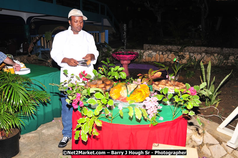 Chinese New Year @ The Sunset Show at Negril Escape - Tuesday, January 27, 2009 - Live Reggae Music at Negril Escape - Tuesday Nights 6:00PM to 10:00 PM - Photographs by Net2Market.com - Barry J. Hough Sr, Photographer/Photojournalist - Negril Travel Guide, Negril Jamaica WI - http://www.negriltravelguide.com - info@negriltravelguide.com...!