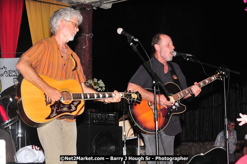 Chinese New Year @ The Sunset Show at Negril Escape - Tuesday, January 27, 2009 - Live Reggae Music at Negril Escape - Tuesday Nights 6:00PM to 10:00 PM - Photographs by Net2Market.com - Barry J. Hough Sr, Photographer/Photojournalist - Negril Travel Guide, Negril Jamaica WI - http://www.negriltravelguide.com - info@negriltravelguide.com...!