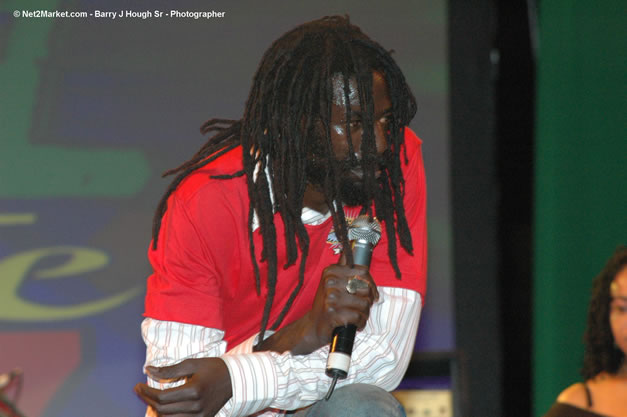 Buju Banton @ Tru-Juice Rebel Salute 2007 - Saturday, January 13, 2007, Port Kaiser Sports Club, St. Elizabeth - Negril Travel Guide, Negril Jamaica WI - http://www.negriltravelguide.com - info@negriltravelguide.com...!